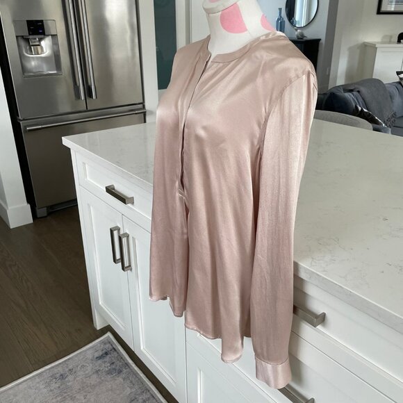 Rails Lg Slv Rayon Viscose Crepe Chiffon Blouse Pearl Champagne Sz M NWT - Picture 3 of 14
